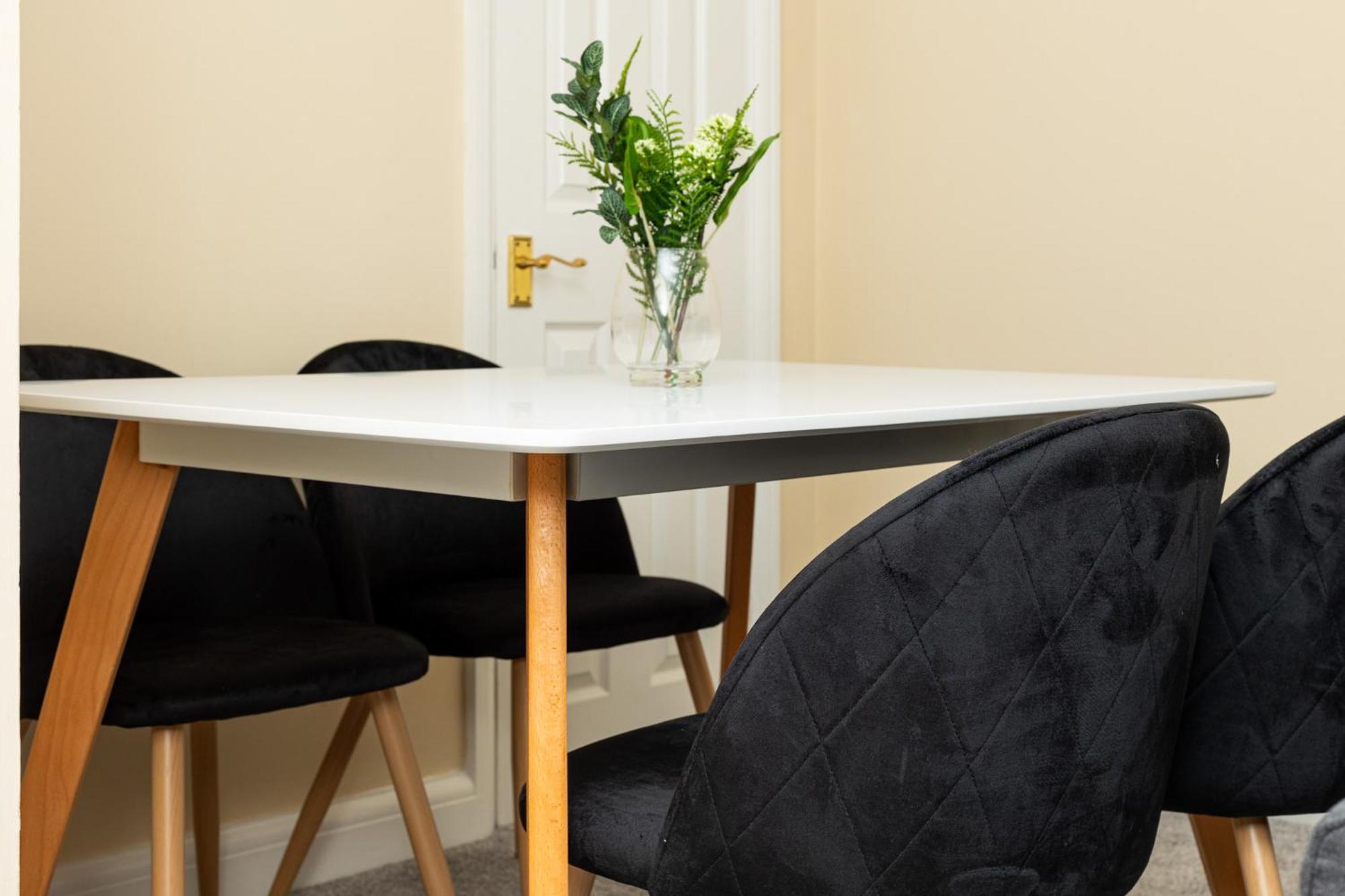 Charming 1Br Flat, Canning Town, Excel, City Hall Londen Buitenkant foto