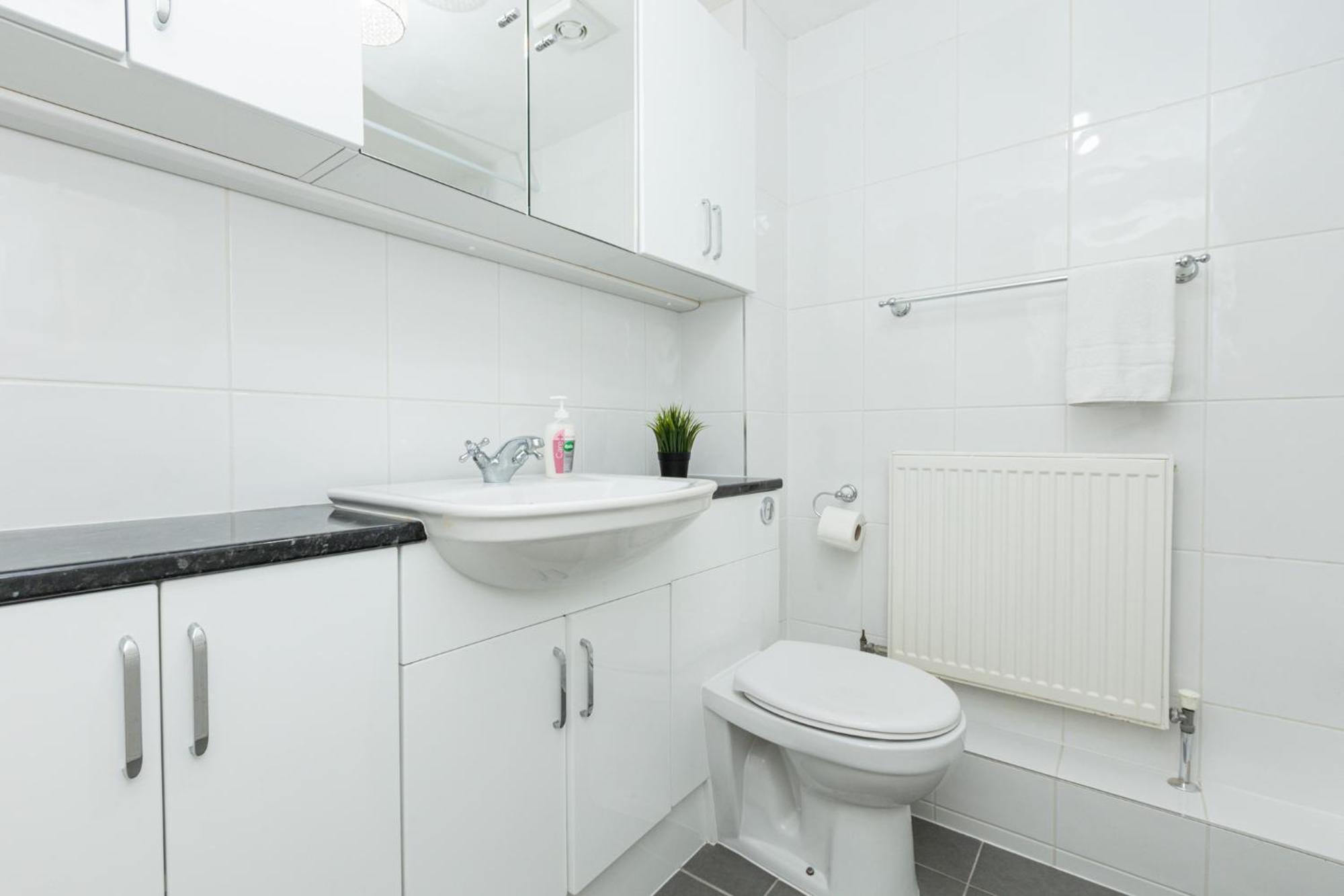 Charming 1Br Flat, Canning Town, Excel, City Hall Londen Buitenkant foto